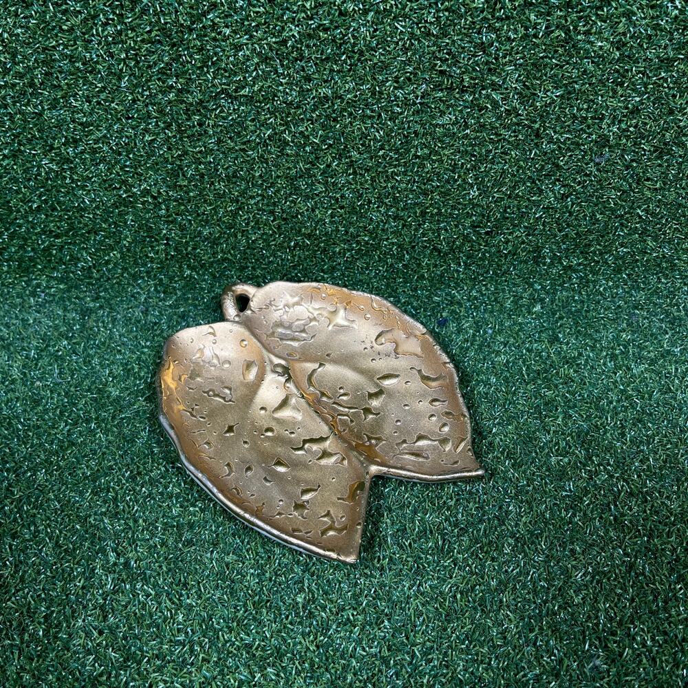 Vintage Mid Century Double Leaf Shaped 22K Weeping Bright Gold Trinket Dish USA